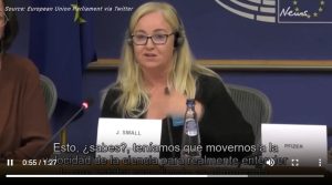 Janine Small, representante de la Biofarmacéutica Pfizer